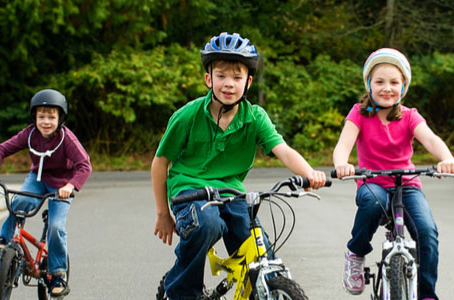 Cascos infantiles personalizados: acompaña la seguridad y el estilo de tu hijo